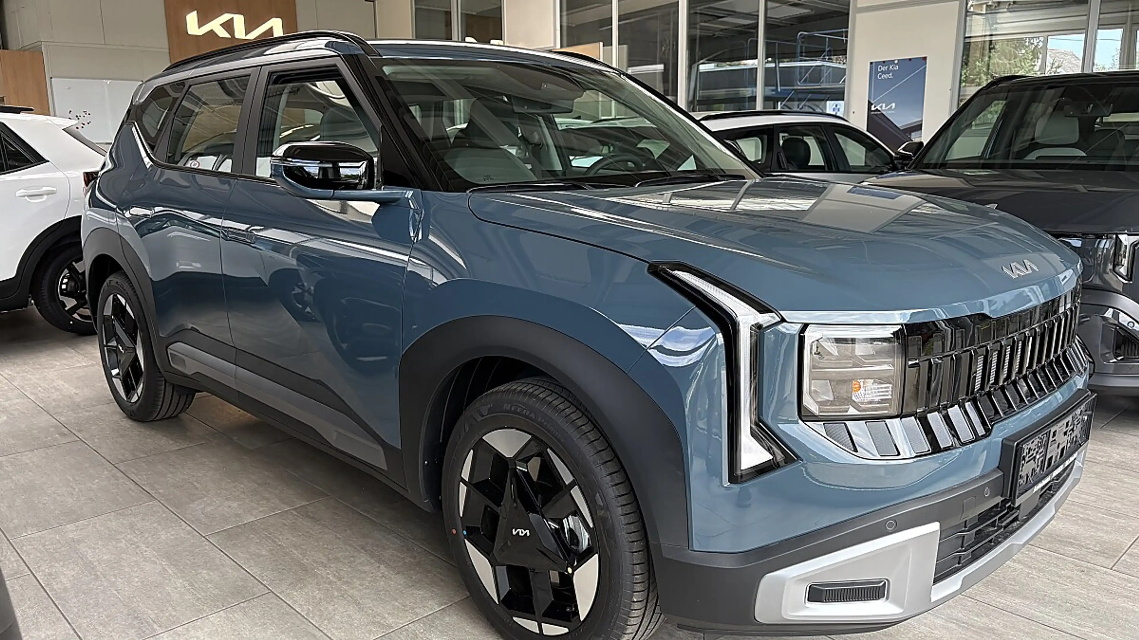 Kia Seltos Silber 1.6TGDi MT6 2WD 180 P2 — photo 2