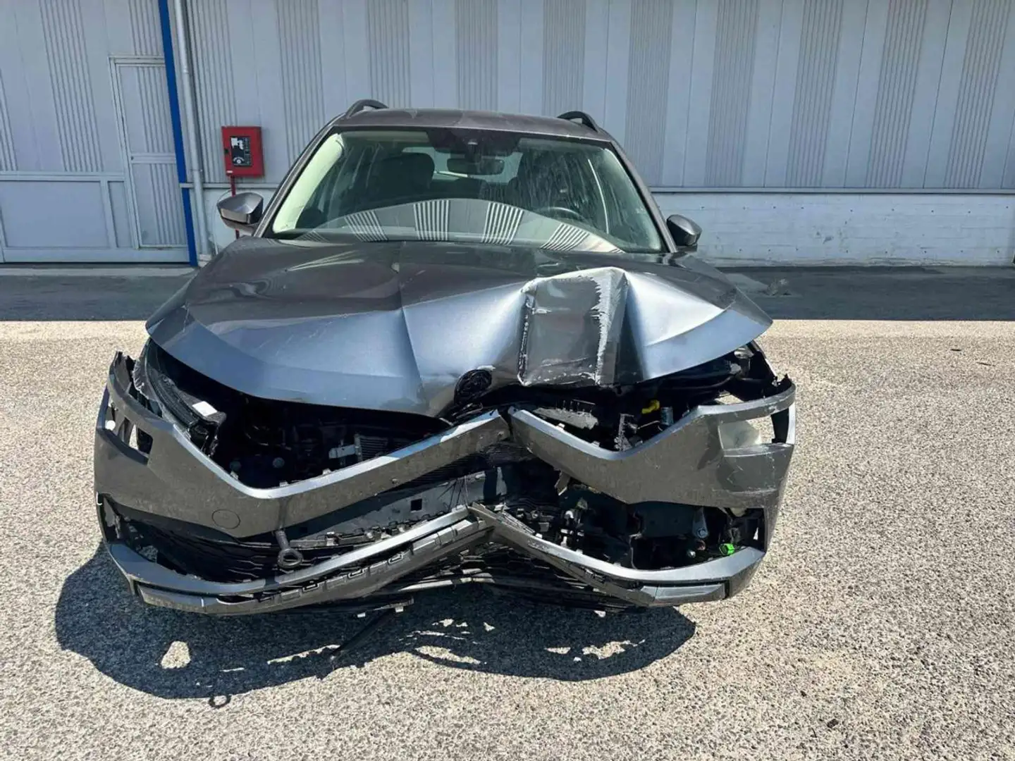 Skoda Kamiq 1.0 TSI 110 CV DSG Ambition Grigio - 2