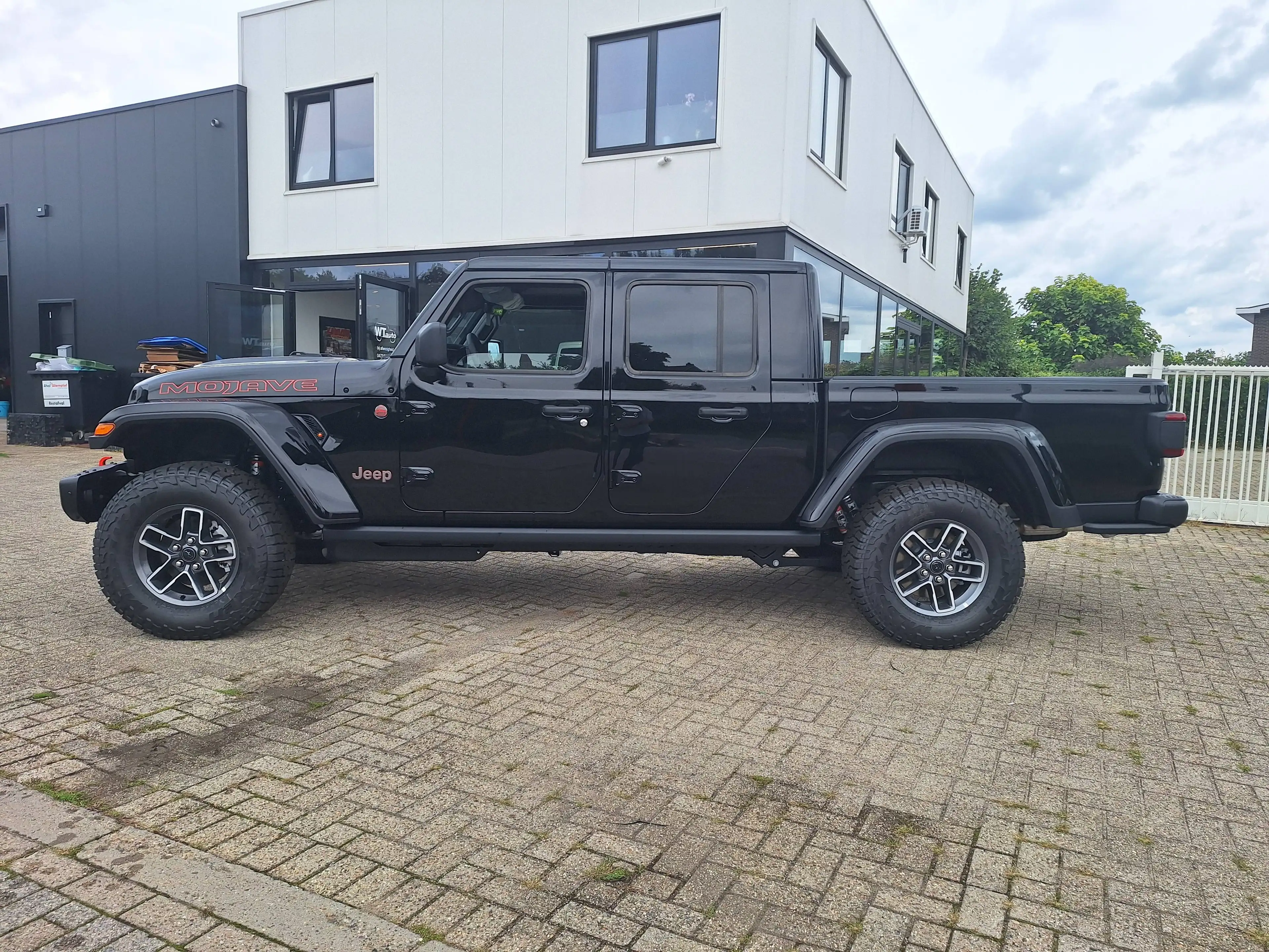 Jeep Gladiator 3.6 V6 Mojave X — photo 3