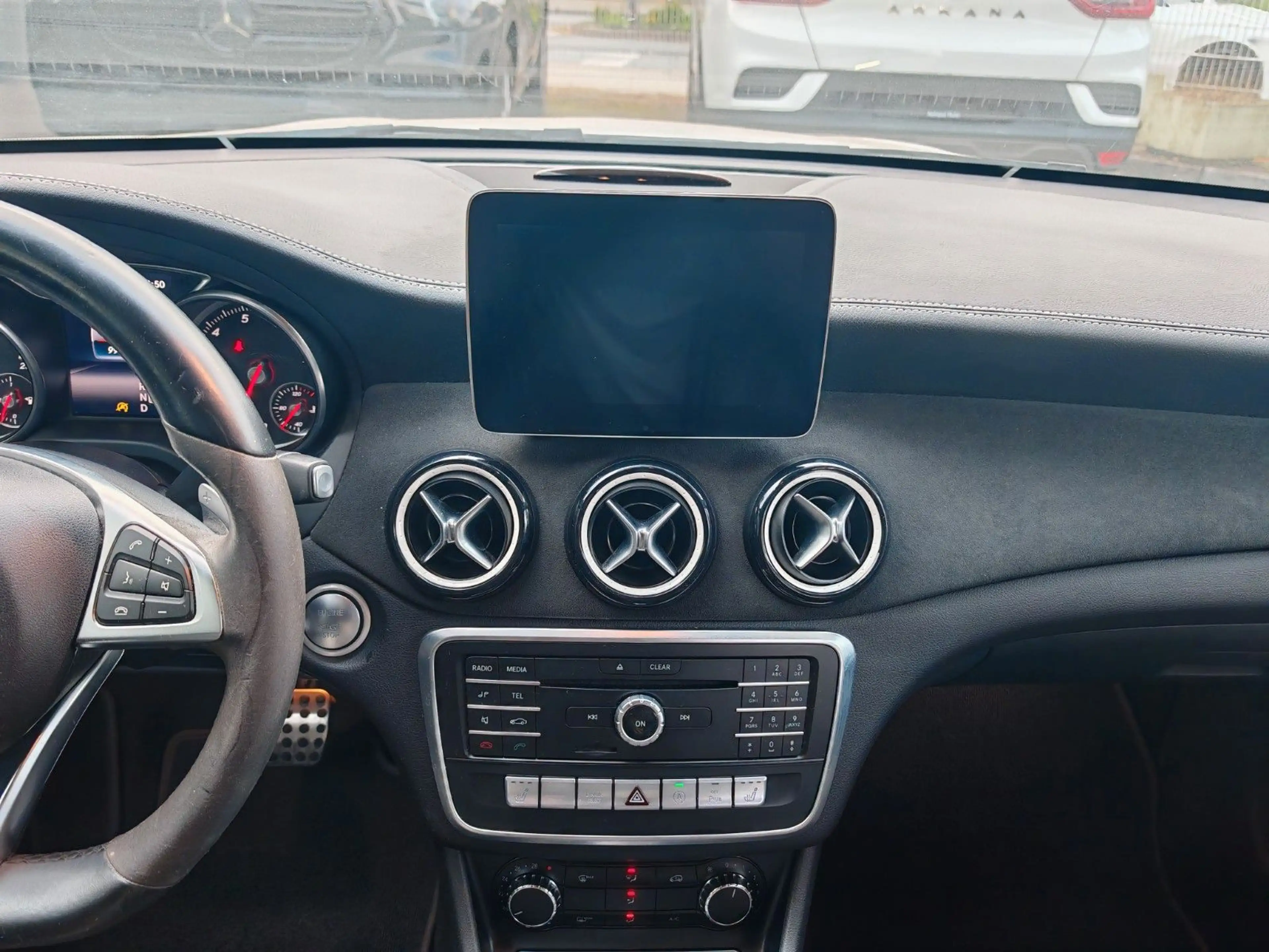 Mercedes-Benz CLA 200 Peak AMG Pano Night Harman Kardon Kamera — photo 5