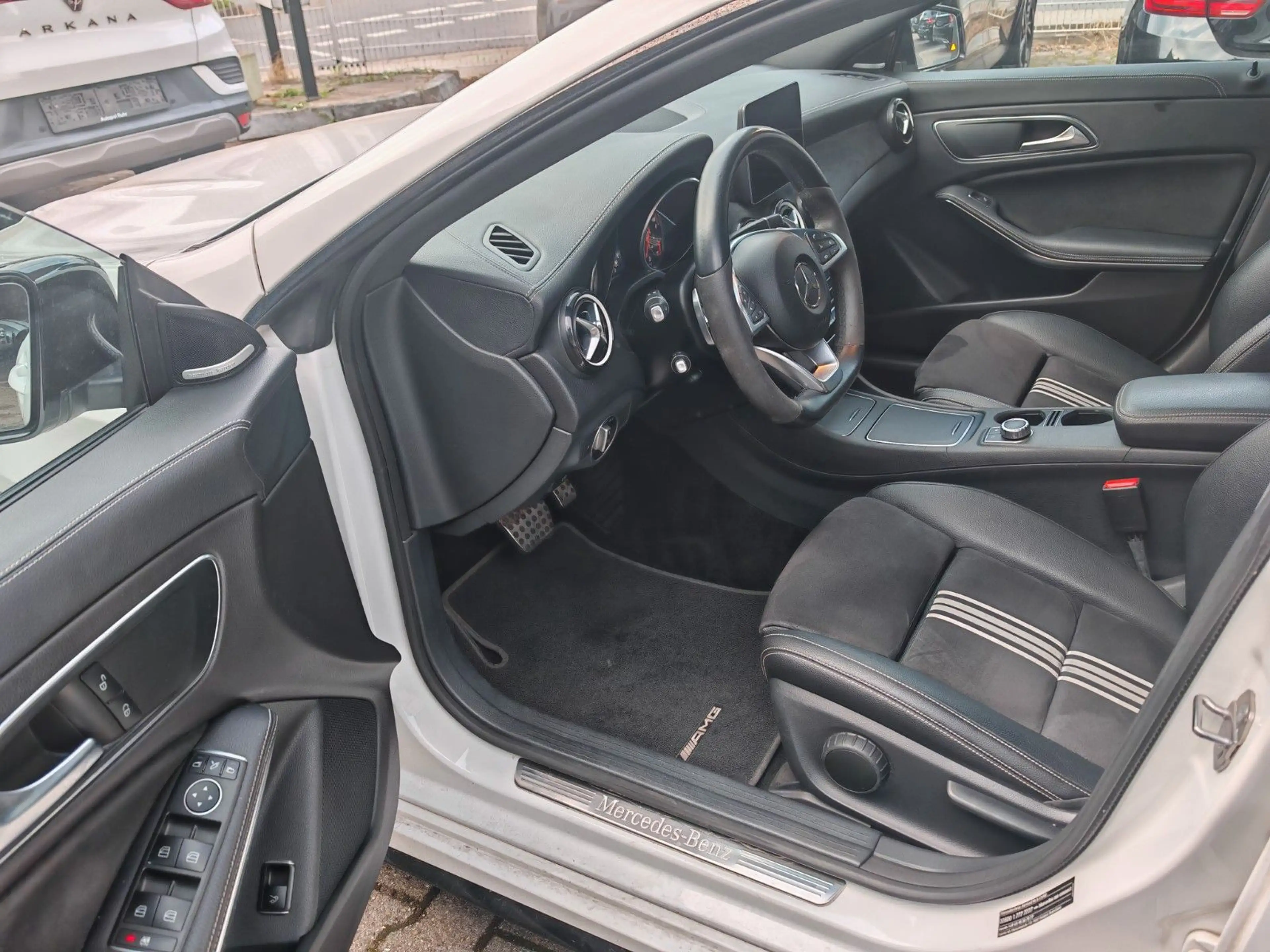 Mercedes-Benz CLA 200 Peak AMG Pano Night Harman Kardon Kamera — photo 2