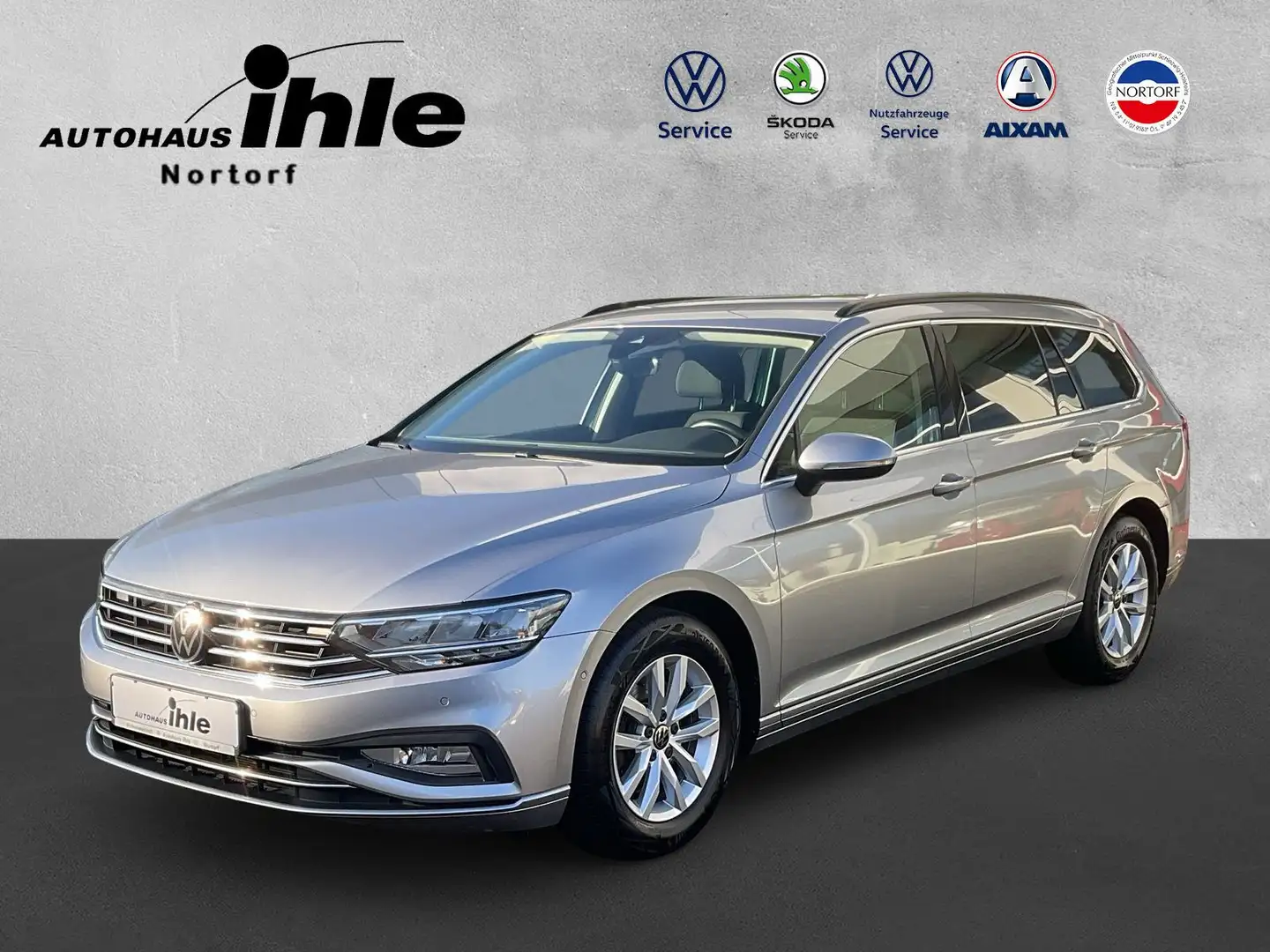 Volkswagen Passat Variant Business 2.0 TDI DSG AHK ACC RFK Silber - 1