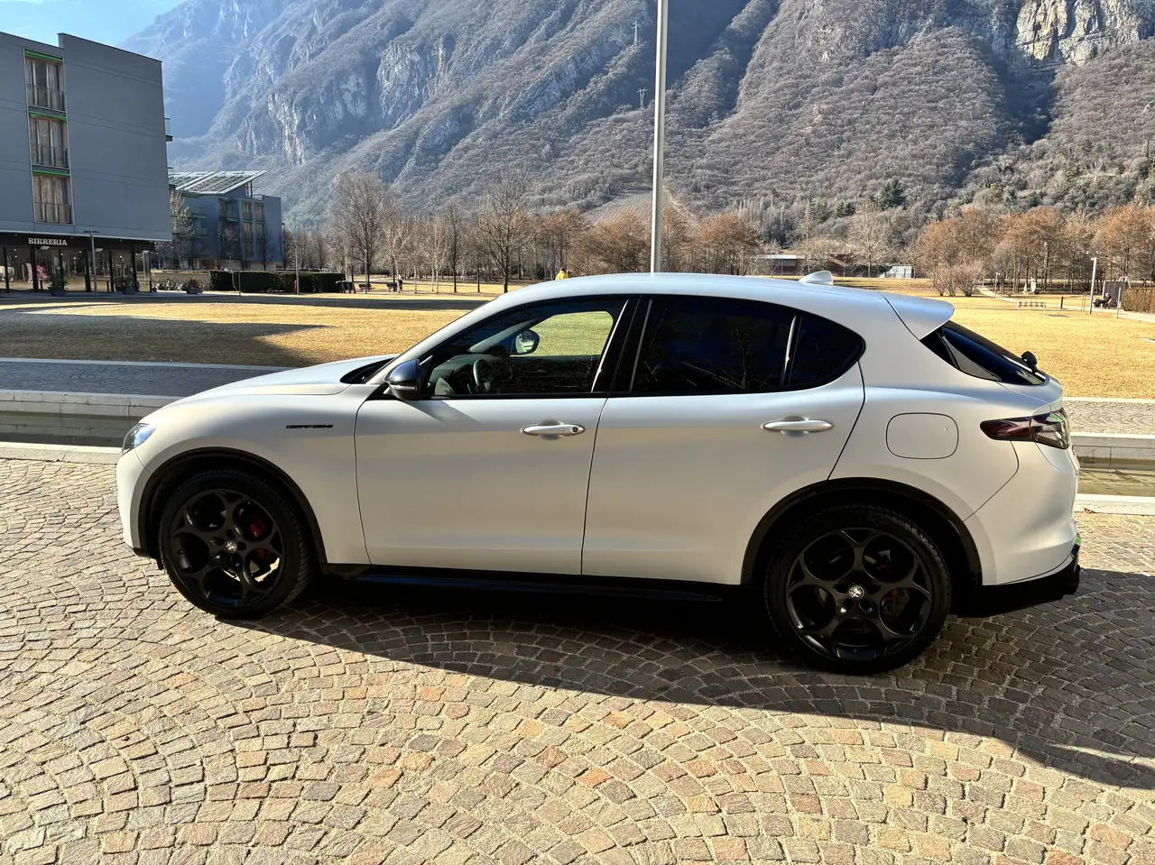 Alfa Romeo Stelvio 2024