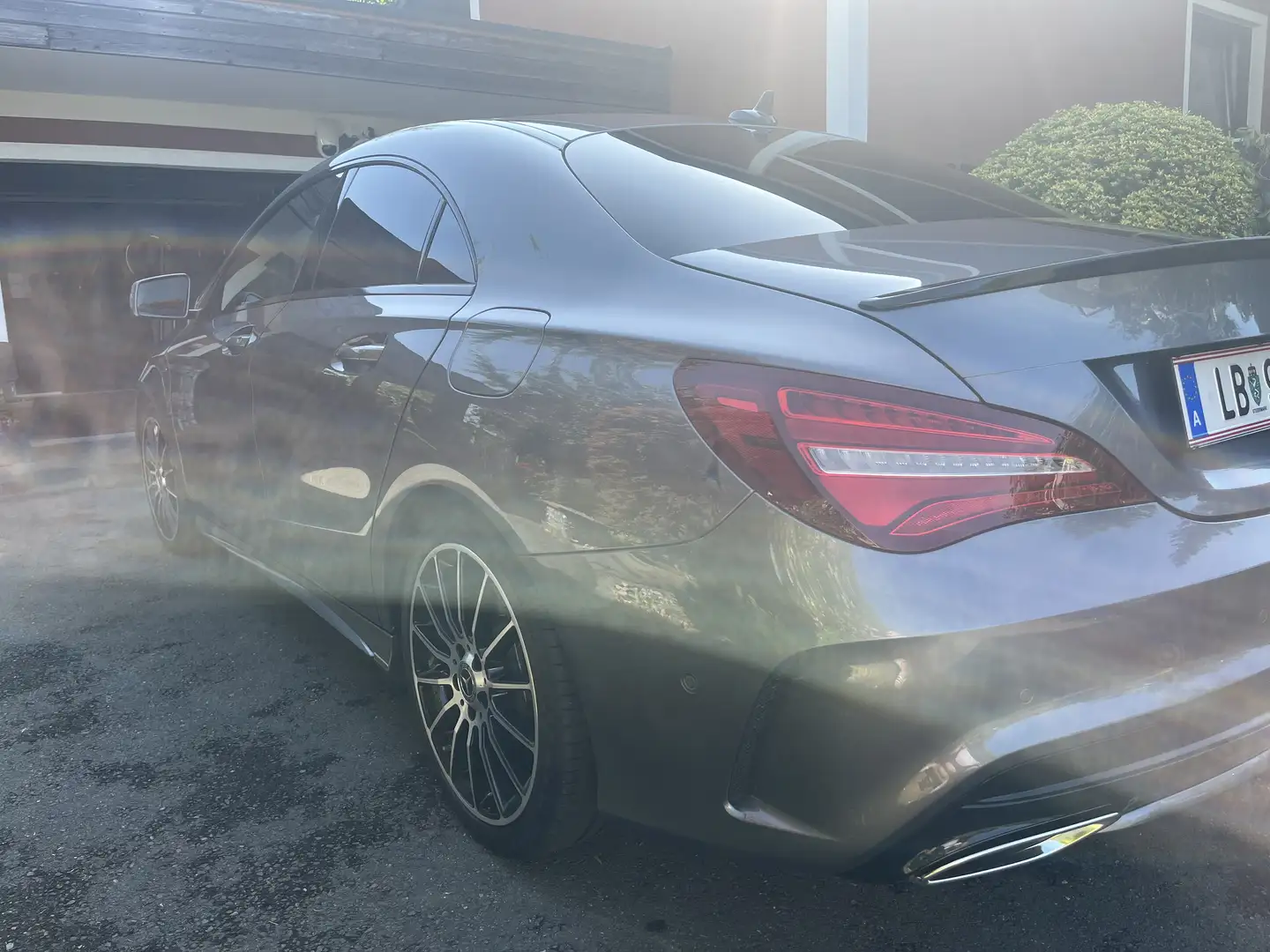 Mercedes-Benz CLA 220 d Aut. AMG-Line „Peak Edition“ Gris - 1