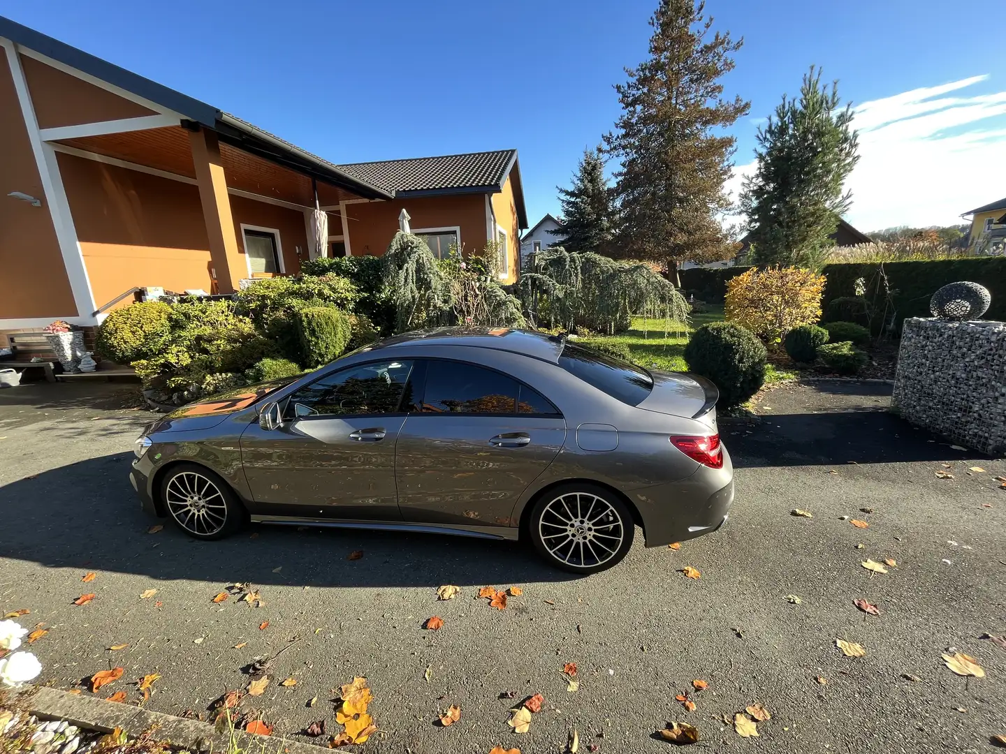 Mercedes-Benz CLA 220 d Aut. AMG-Line „Peak Edition“ Grau - 2