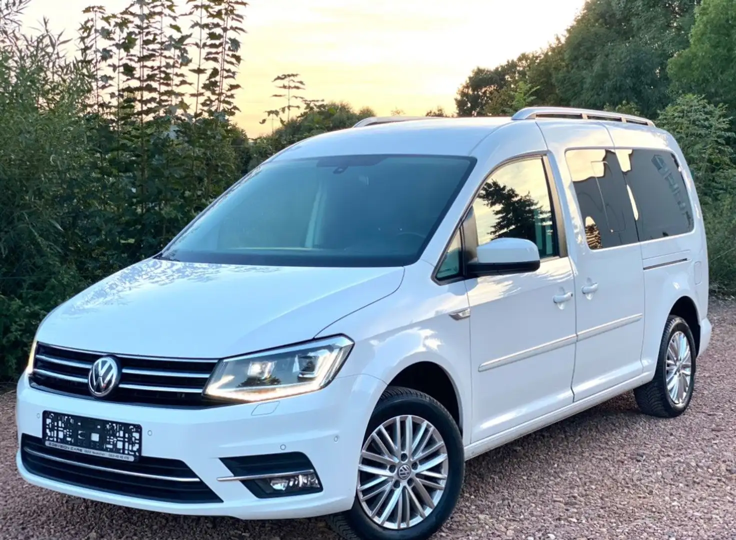 Volkswagen Caddy Maxi 2.0 TDI Highline*AHK*Navi*Leder*RFK* Weiß - 2