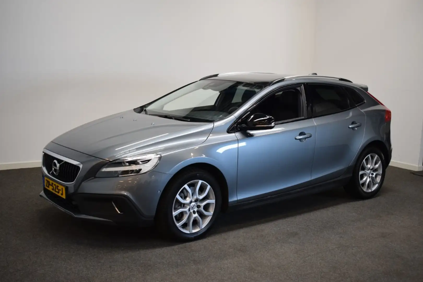 Volvo V40 Cross Country T3 150pk AUT6 Polar+ Luxury Trekhaak 1500kg/ Leer/ Gris - 2