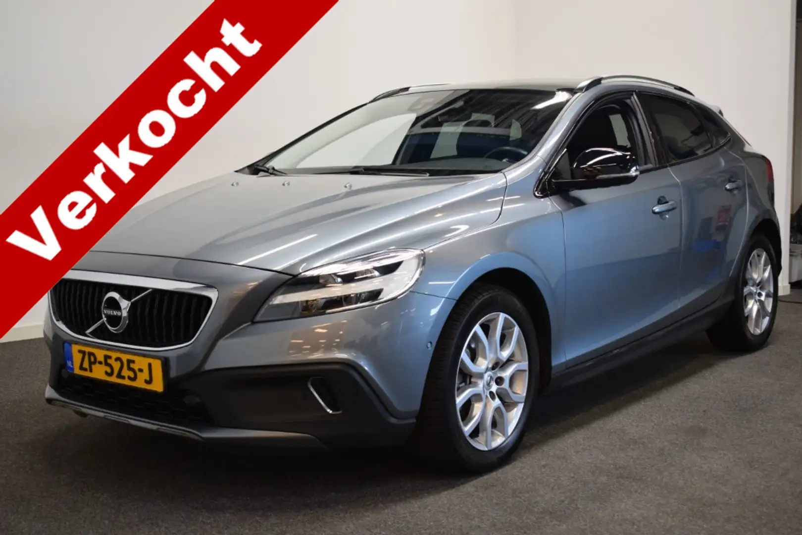 Volvo V40 Cross Country T3 150pk AUT6 Polar+ Luxury Trekhaak 1500kg/ Leer/ Grau - 1