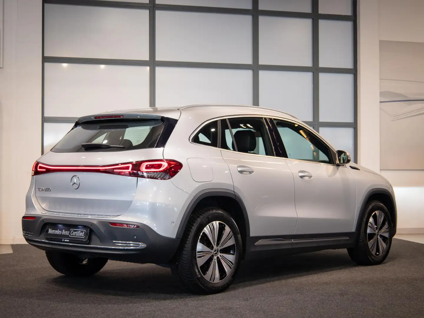 Mercedes-Benz EQA 250 Business Solution Luxury 67 kWh Trekhaak Gris - 2