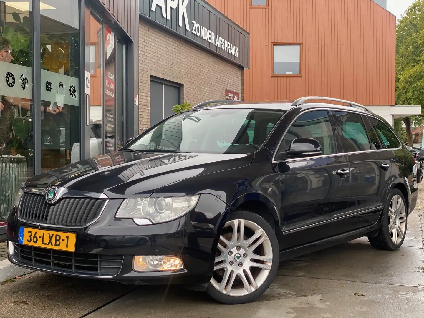 Skoda Superb Combi 1.8 TSI Elegance Business Line | Automaat | Negro - 1