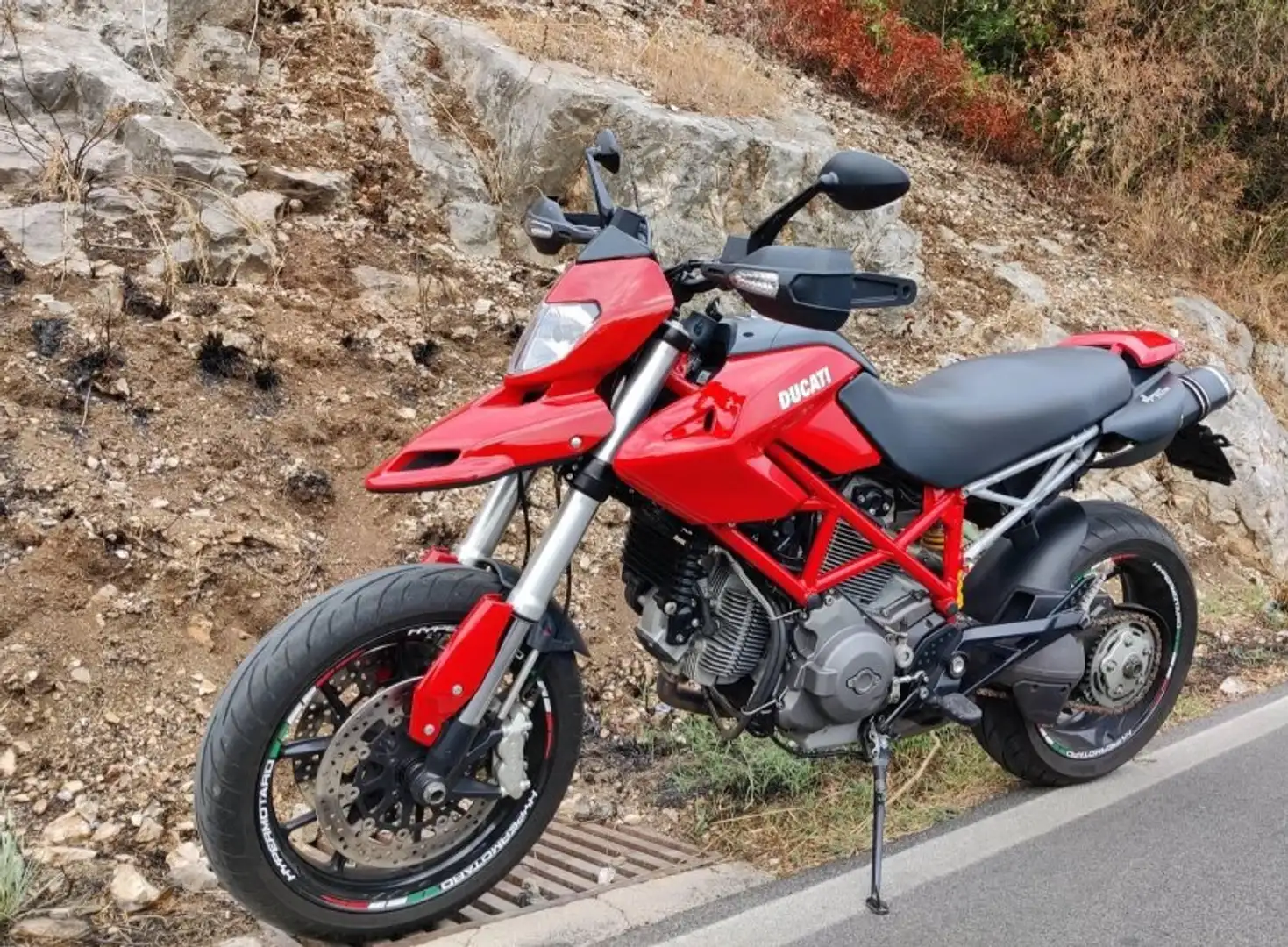 Ducati Hypermotard 796 Czerwony - 2