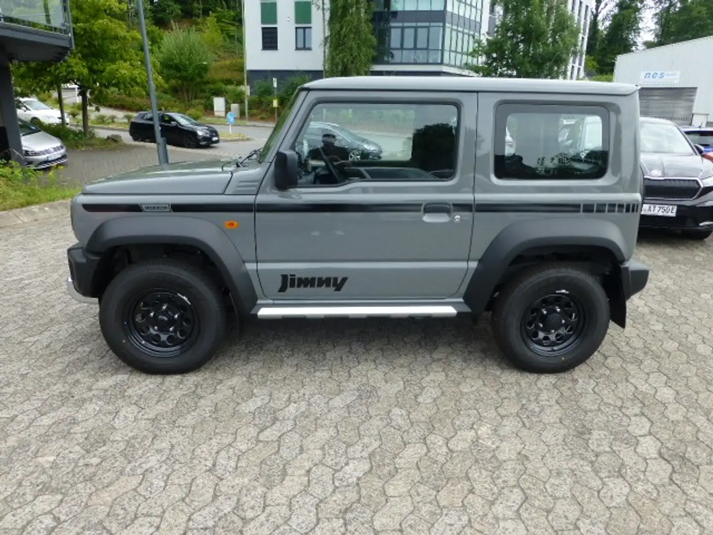 Suzuki Jimny 1.5i Comfort Horizon AHK Klima Sitzheizung Klima Gris - 2