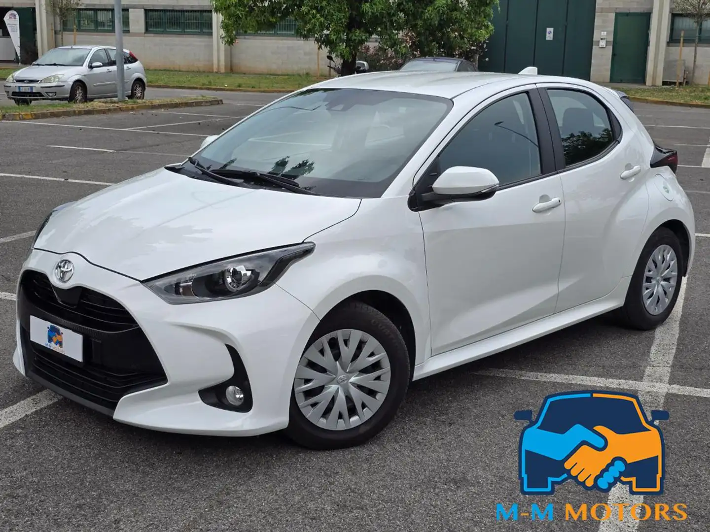 Toyota Yaris 1.0 5 porte Active Bianco - 1