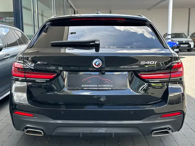 BMW 5 Series view 7