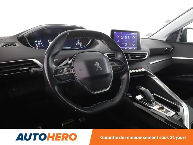 Peugeot 3008 view 11