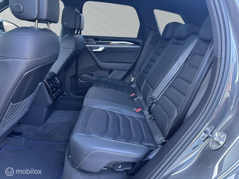 Volkswagen Touareg 3.0 TSi eHybrid 4MOTION R, pano, dynaudio — photo 10