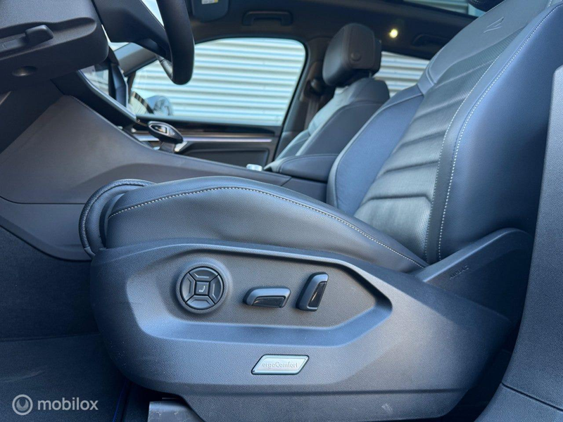 Volkswagen Touareg 3.0 TSi eHybrid 4MOTION R, pano, dynaudio — photo 11