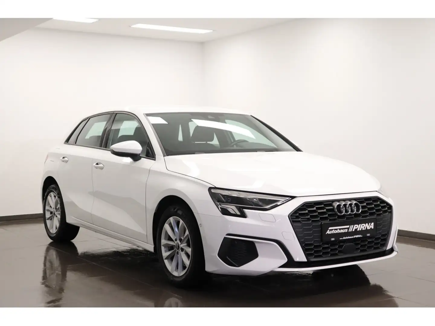 Audi A3 30 1.0 TFSI Sportback LED NAVI Weiß - 2