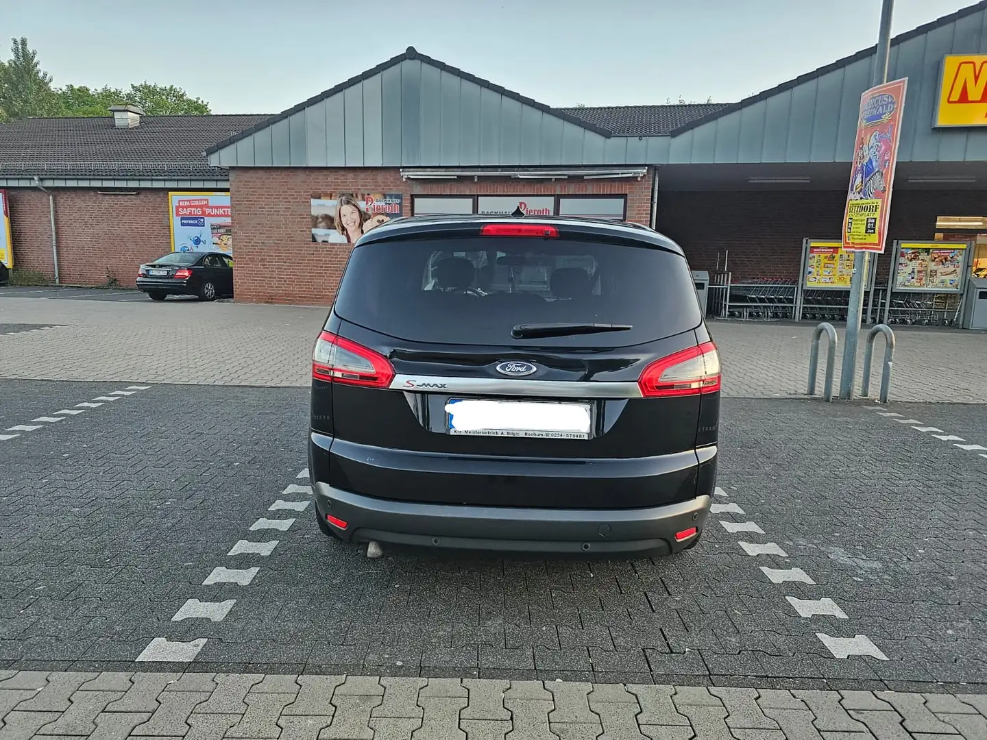 Ford S-Max 2.0 TDCi DPF Titanium Schwarz - 2