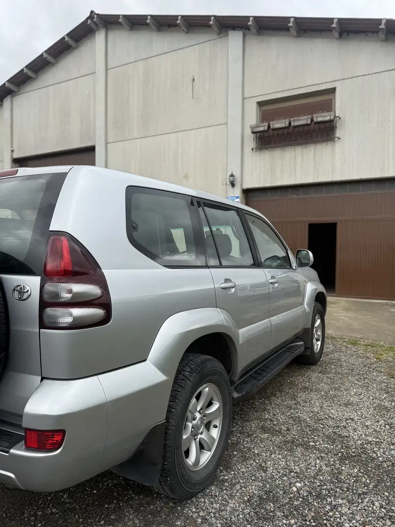 Toyota Land Cruiser Prado mejor verlo en persona Gris - 1