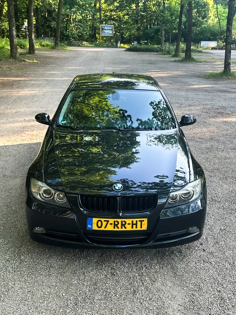 BMW 330 325i Dynamic Exec. Zwart - 1
