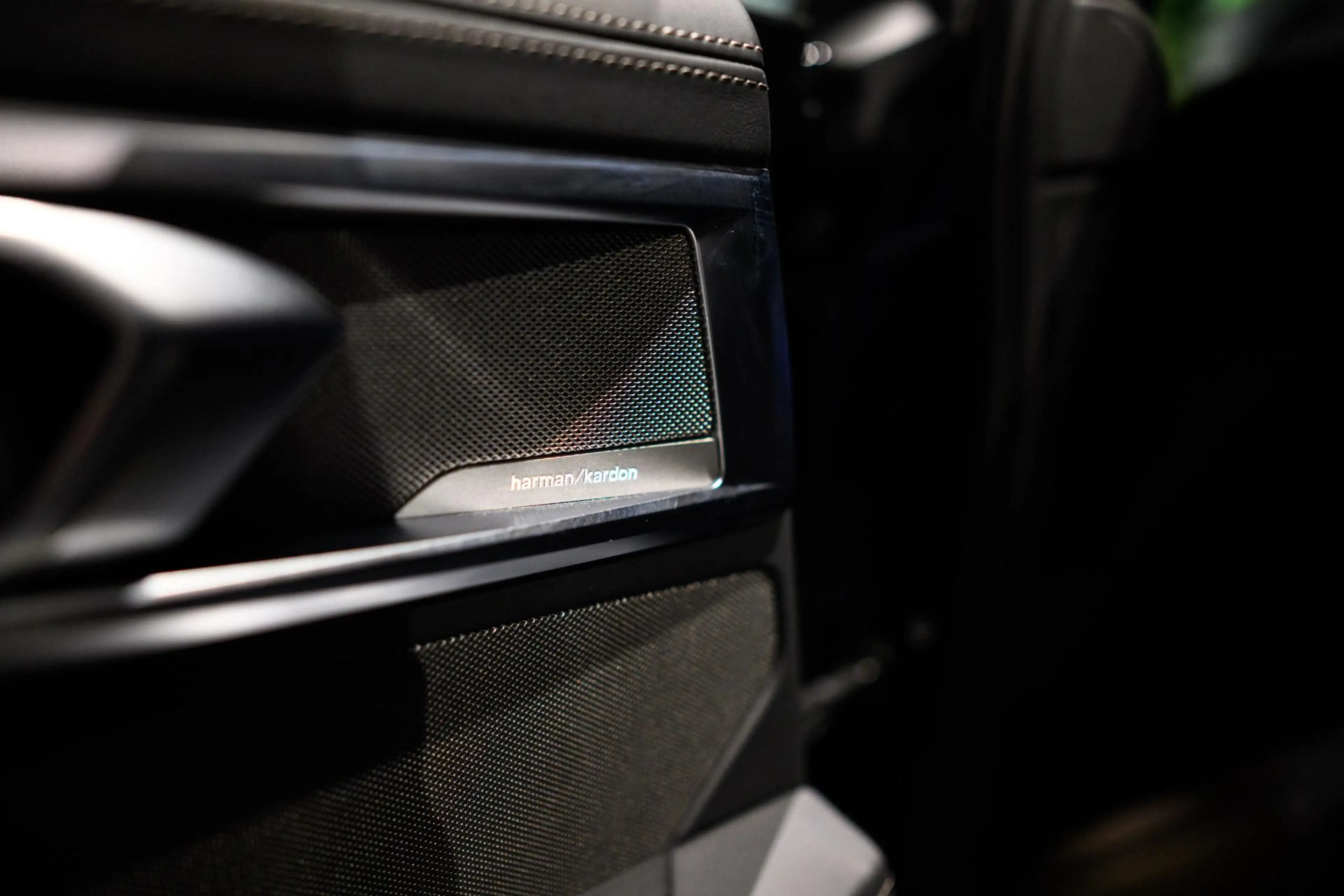 BMW M8 50i LASER LIGHTS | H & K | GESTURE CONTROL | ZETEL — photo 13