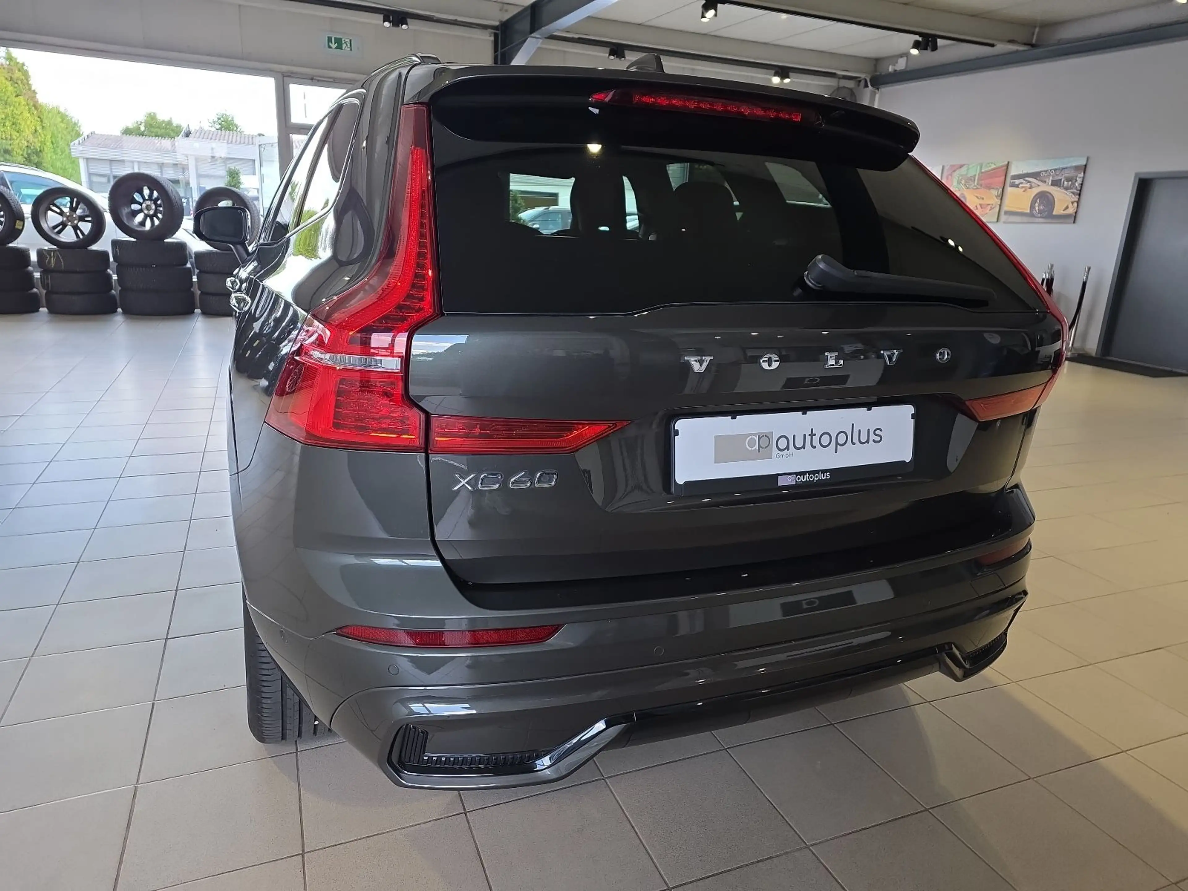 Volvo XC60 B4 R-Design ACC 360° H/K WinterPkt Voll-LED — photo 9