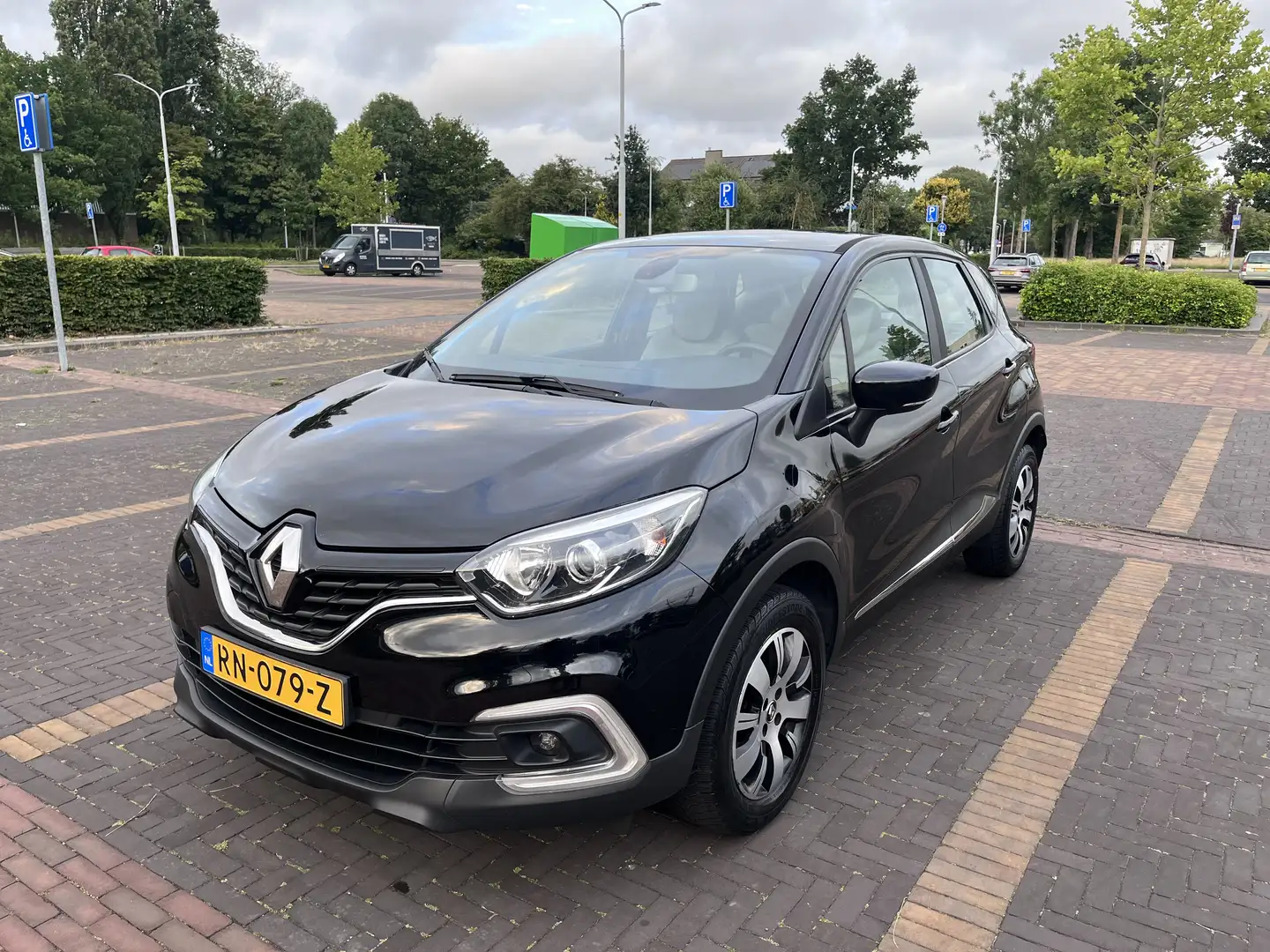 Renault Captur 0.9 TCe Zen Zwart - 1