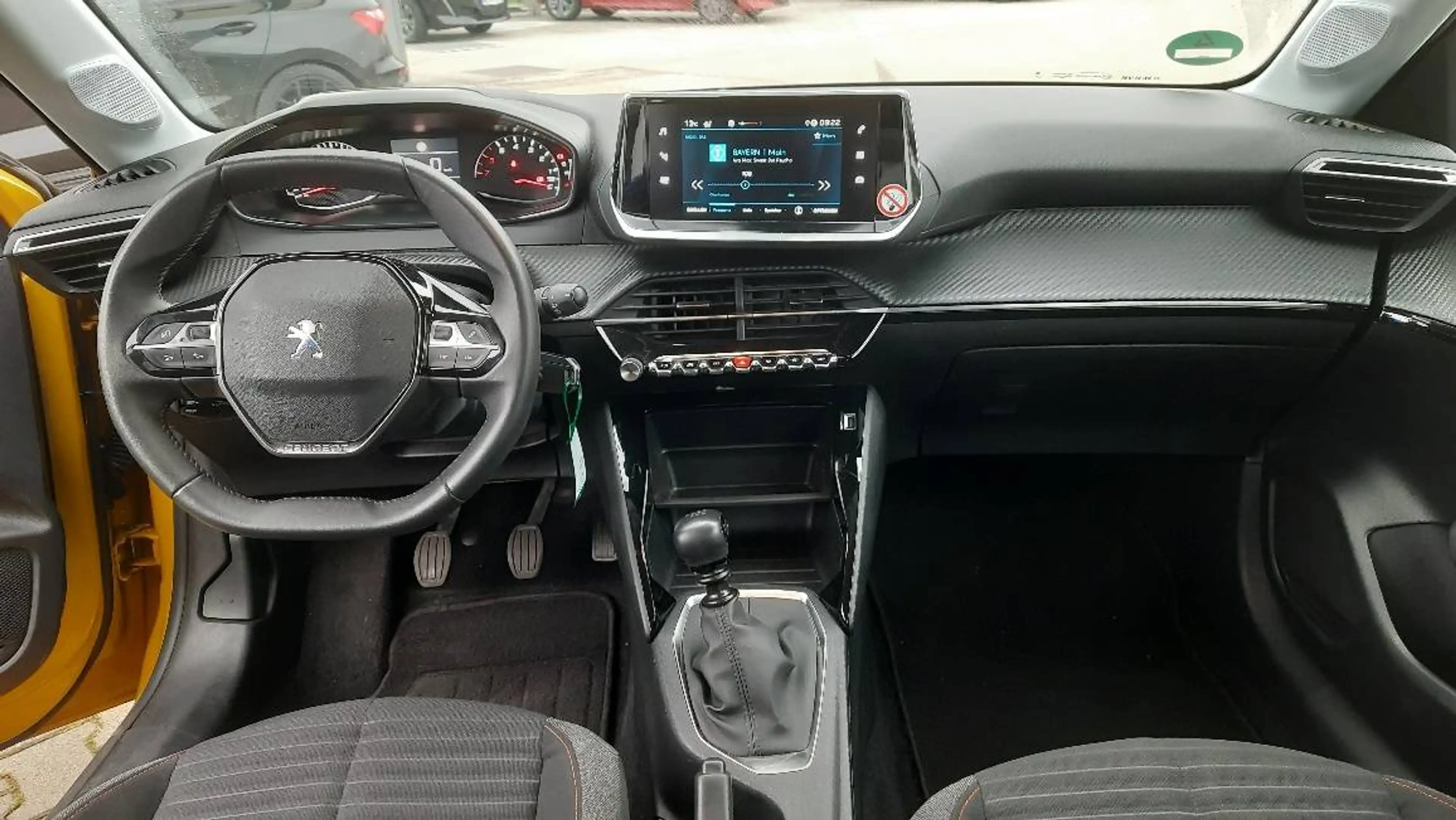 Peugeot 208 Active Pack PureTec100 6-Gang MirrorScreen DAB EPH — photo 13