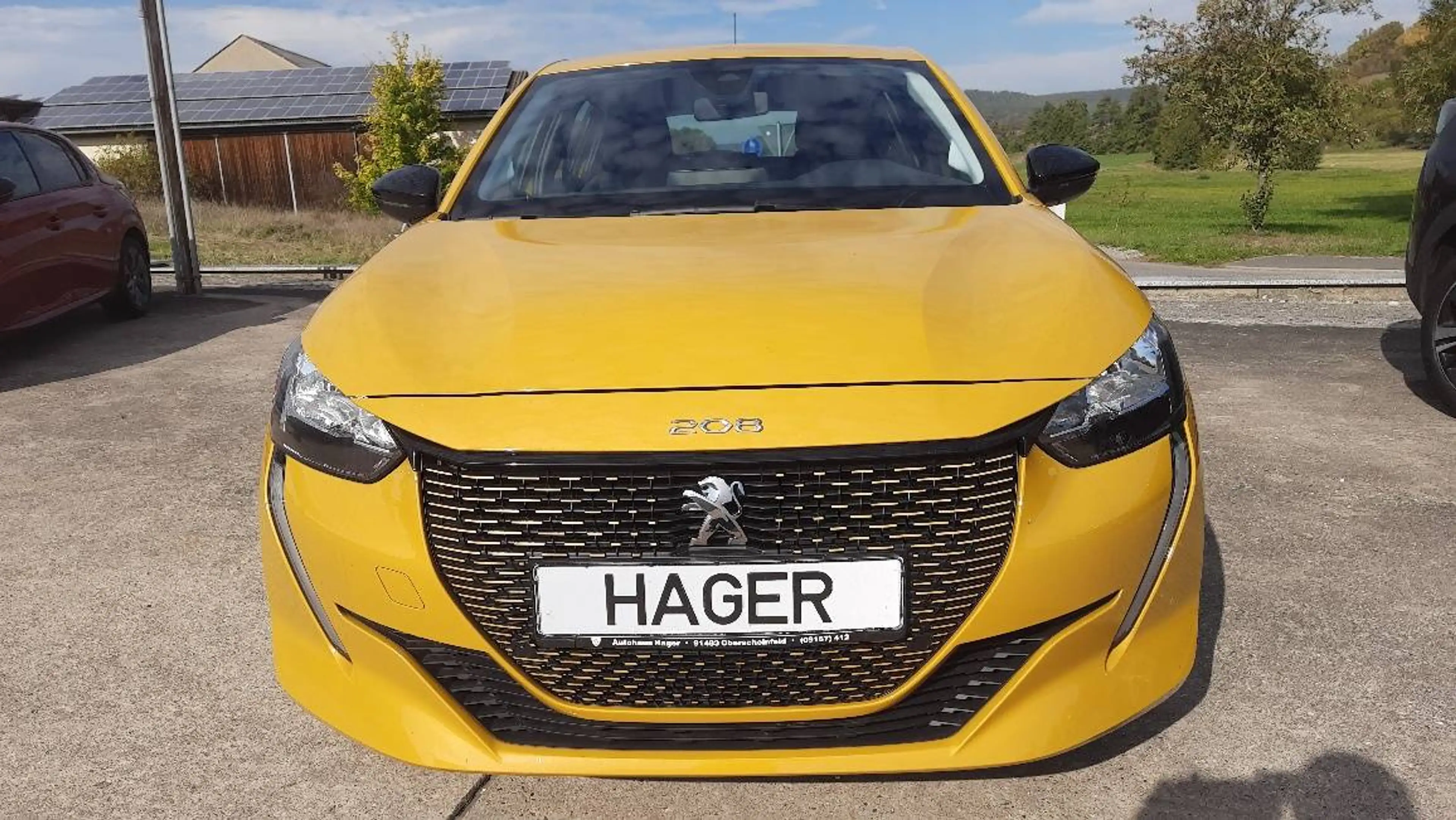 Peugeot 208 Active Pack PureTec100 6-Gang MirrorScreen DAB EPH — photo 7