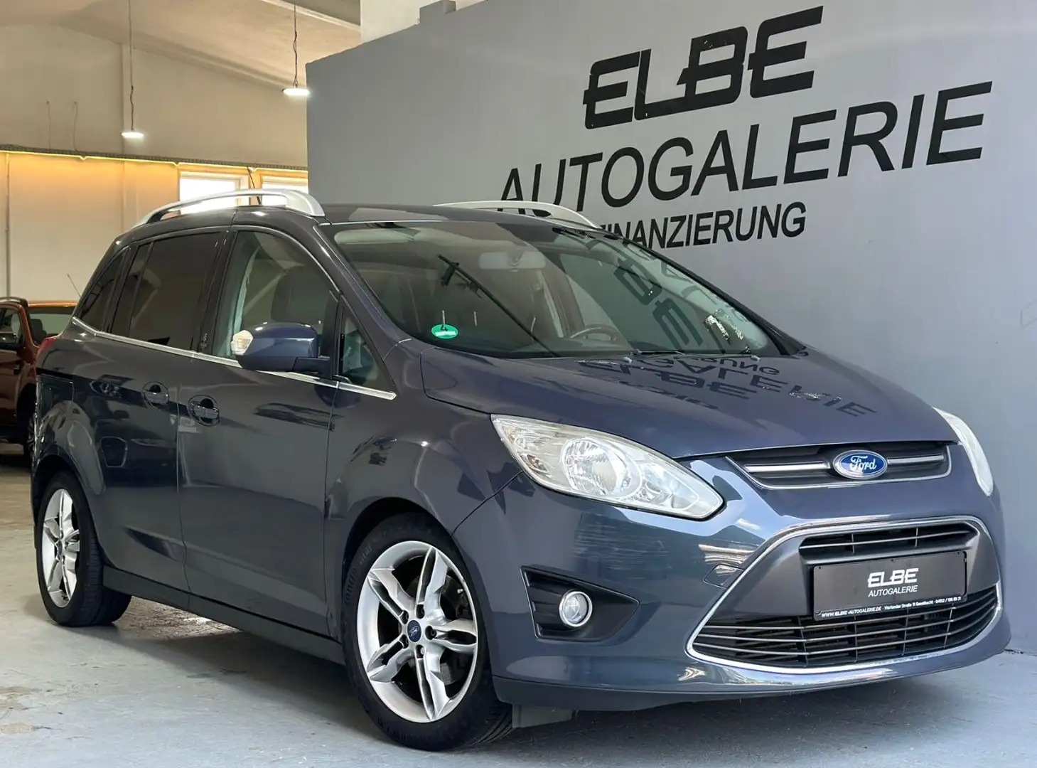 Ford Grand C-Max Grand C-MAX 1.6 Ecoboost Champions Ed. 7-Sitzer Šedá - 1