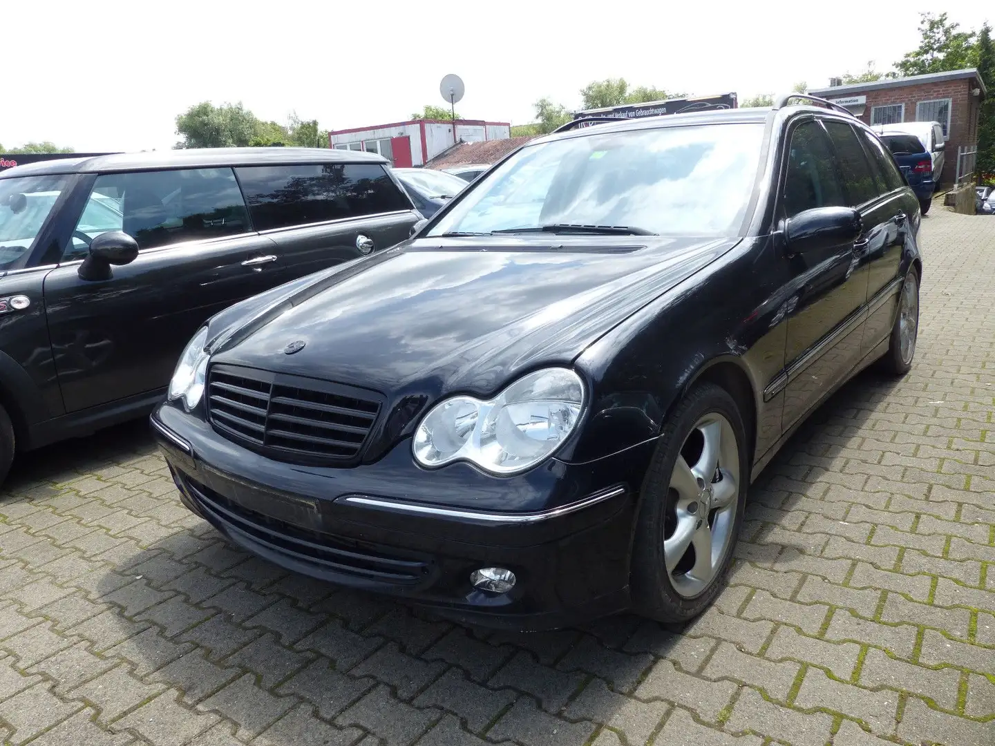 Mercedes-Benz C 200 T Kompressor AMG Sport Schwarz - 1