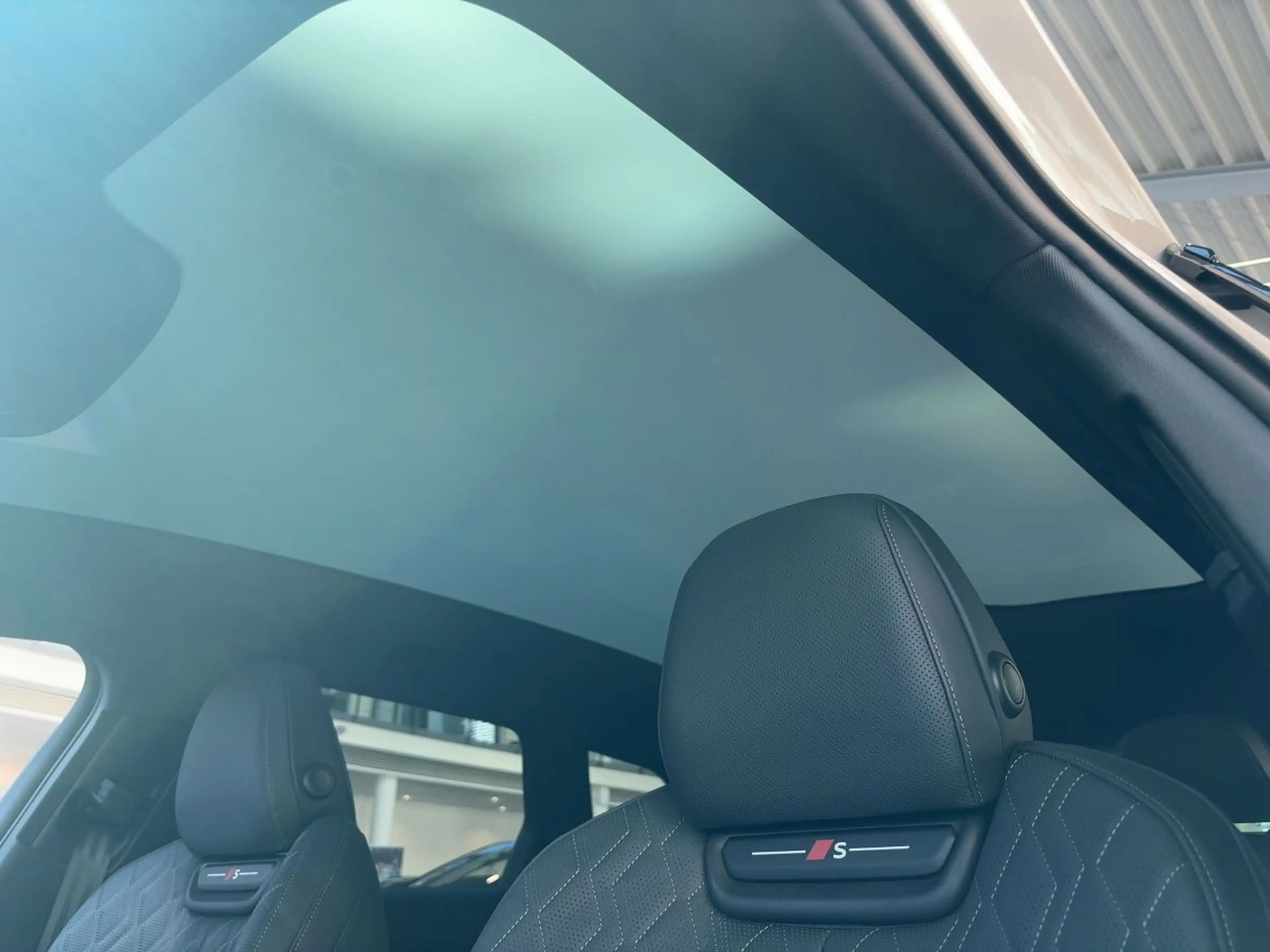 Audi S6 e-tron . — photo 15