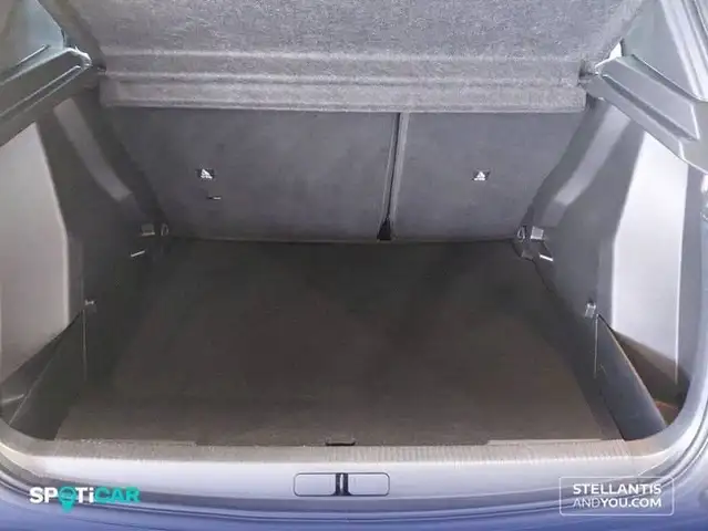 Peugeot 2008 view 6