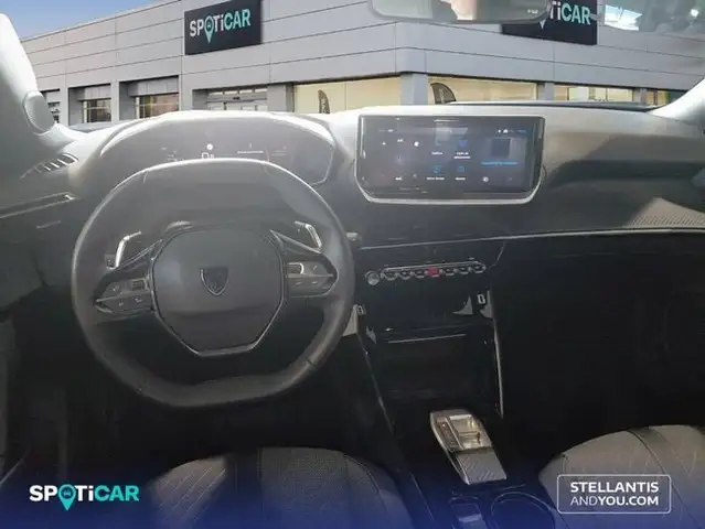 Peugeot 2008 view 8