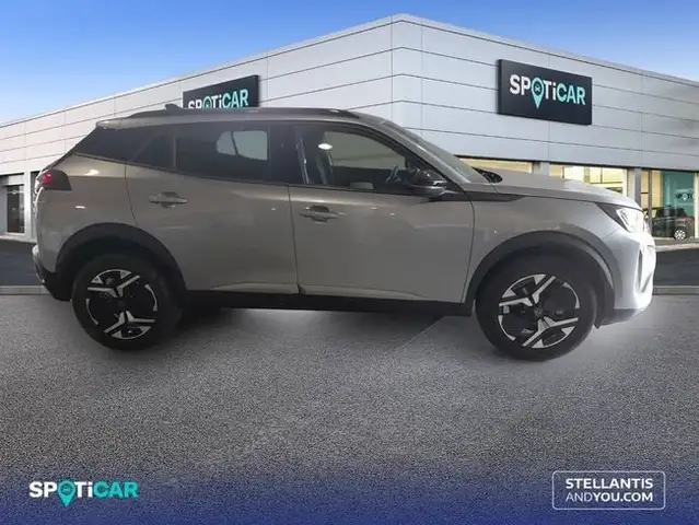 Peugeot 2008 view 4