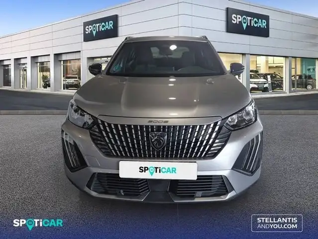 Peugeot 2008 view 2