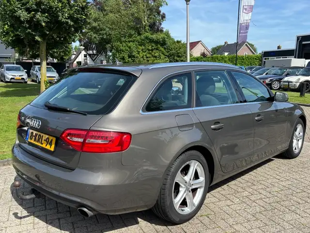 Audi A4 view 5