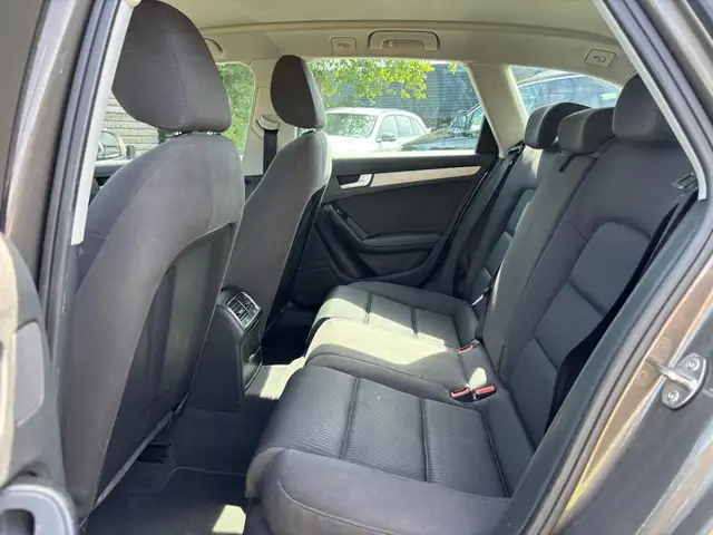 Audi A4 view 10