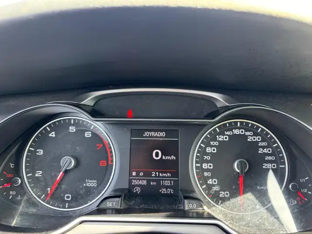 Audi A4 view 14