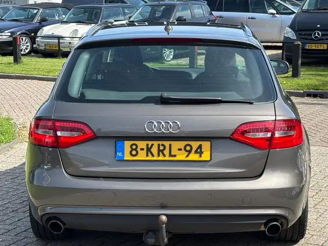 Audi A4 view 6