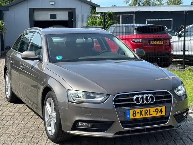Audi A4 view 3