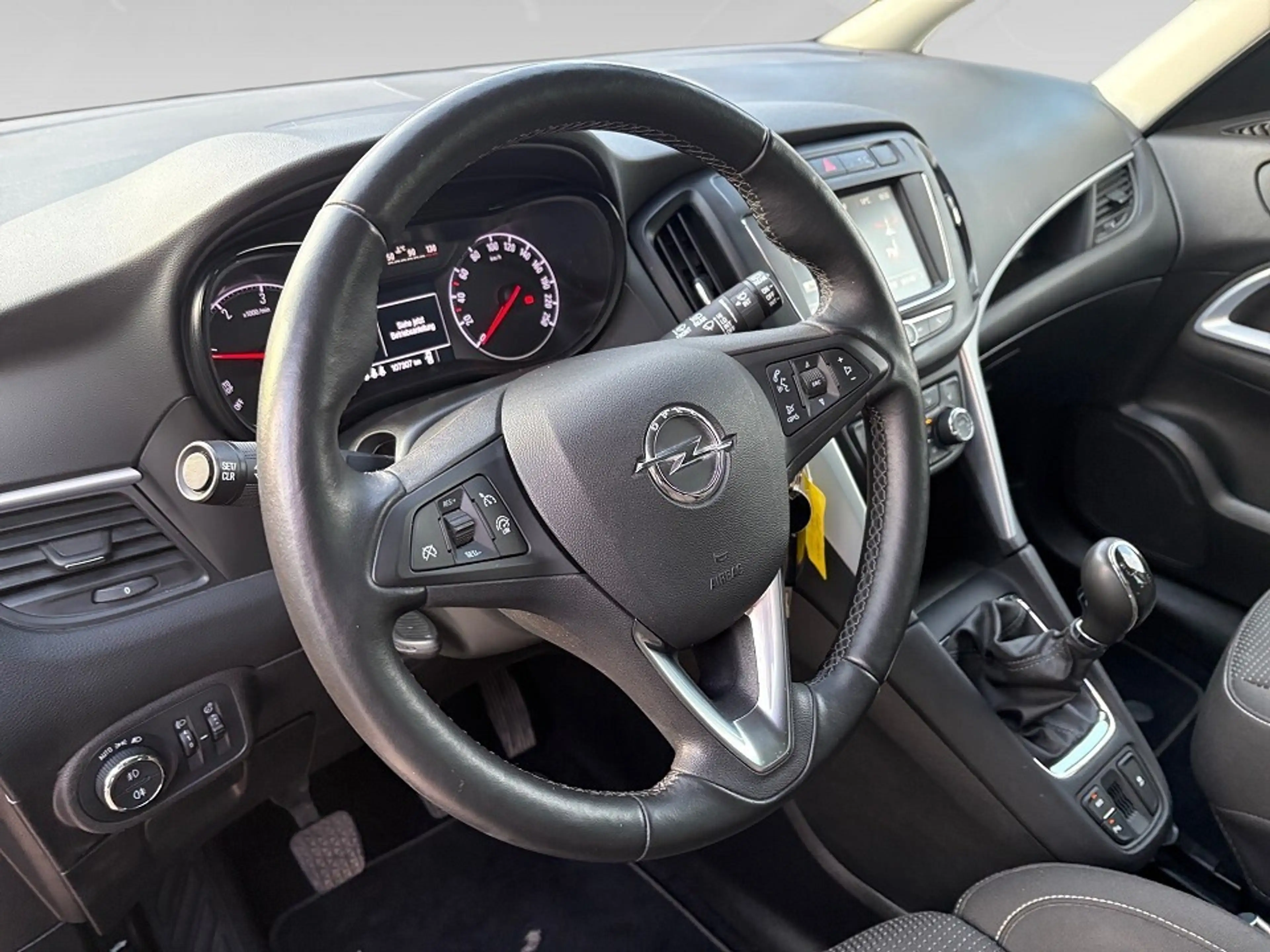 Opel Zafira Tourer — photo 13