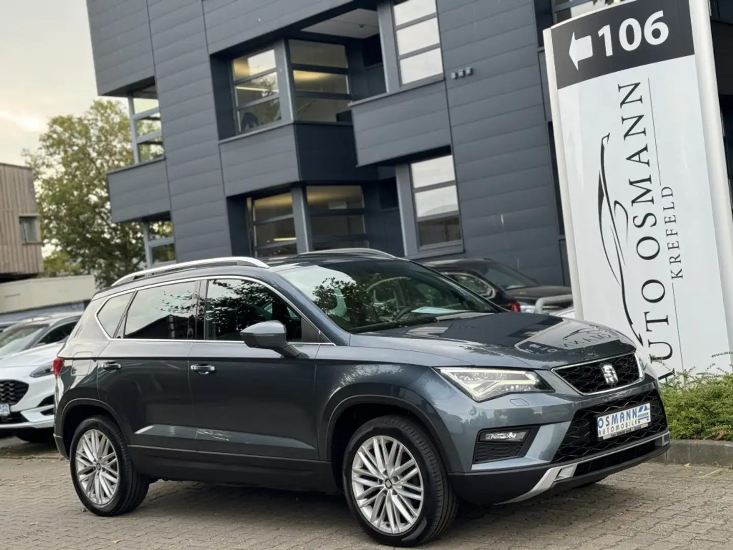 SEAT Ateca 1.5 TSI ACT OPF Xcellence Ambiente BEATS Grau - 2