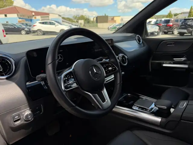 Mercedes-Benz B Class view 10