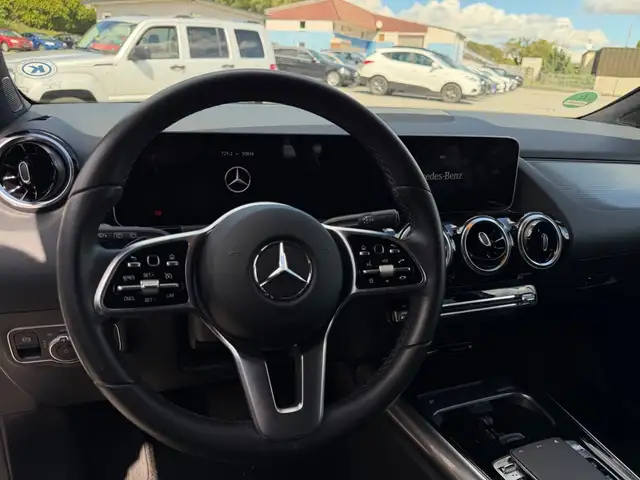 Mercedes-Benz B Class view 11