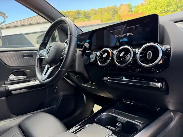 Mercedes-Benz B Class view 13
