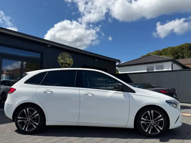 Mercedes-Benz B Class view 8