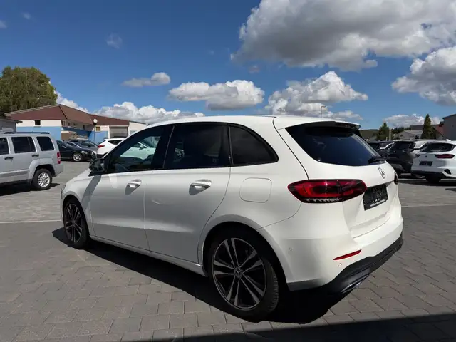 Mercedes-Benz B Class view 5