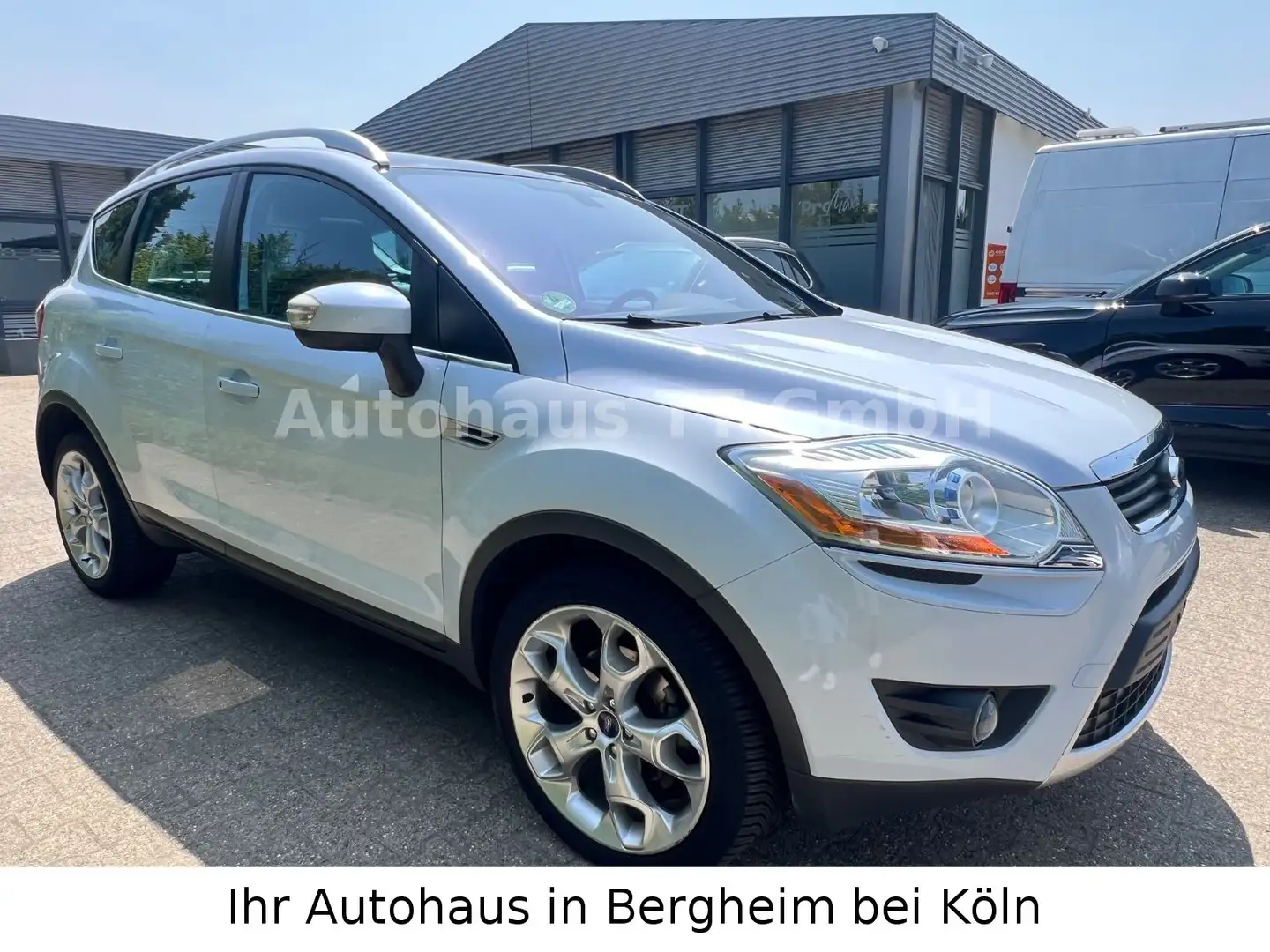 Ford Kuga 2,0 TDCi 4x4 Titanium Panorama Kamera Navi Weiß - 2